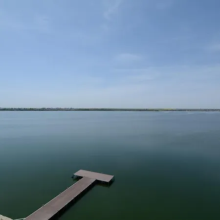 Lake View Mamaia